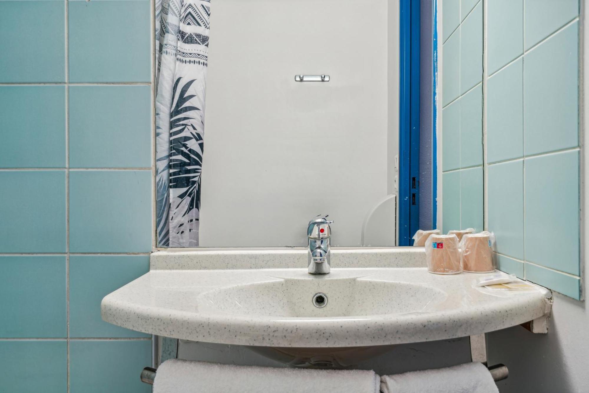 Hotel Akena Chateaurenard - Parc Des Expositions Avignon Экстерьер фото